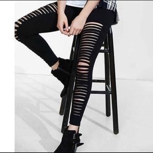 Ripped leggings